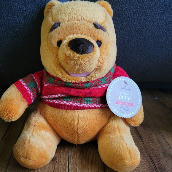 NWT ✨️ 10" Hallmark Cozy Sweater Pooh Plush - Picture 1 of 3